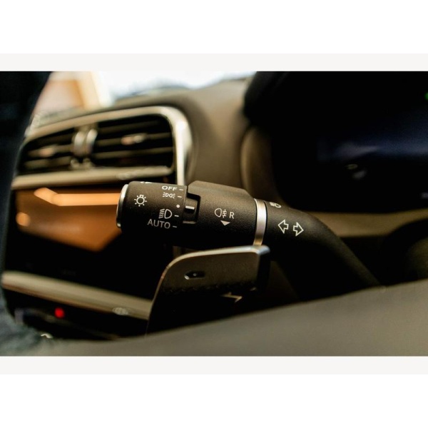 Jaguar XE - 2.0 D200 MHEV R-Dynamic SE Black Auto Euro 6 (s/s) 4dr