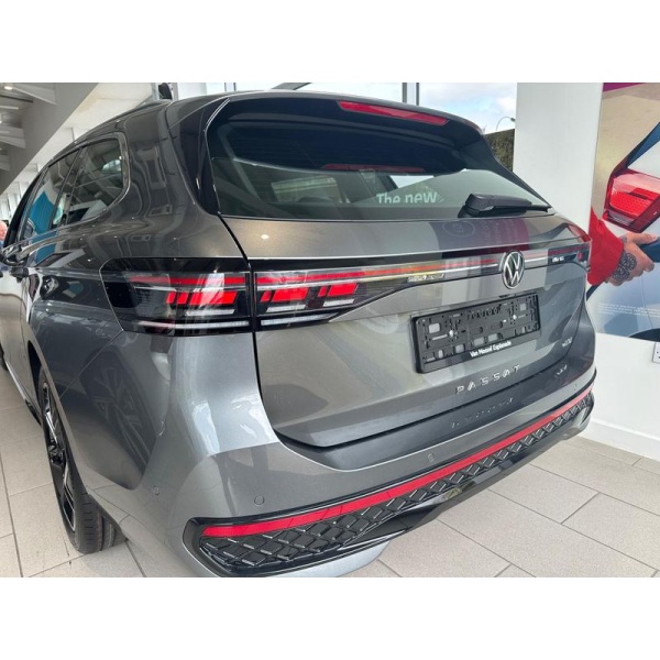Volkswagen Passat - 1.5 eTSI MHEV R-Line DSG Euro 6 (s/s) 5dr