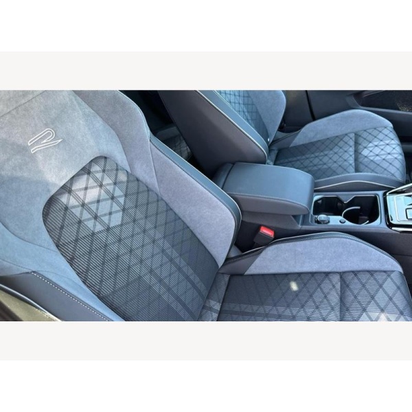 Volkswagen Golf - 1.5 eTSI MHEV R-Line DSG Euro 6 (s/s) 5dr