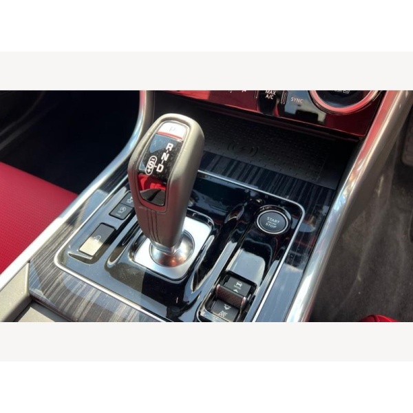 Jaguar XE - 2.0 P250i R-Dynamic HSE Black Auto Euro 6 (s/s) 4dr
