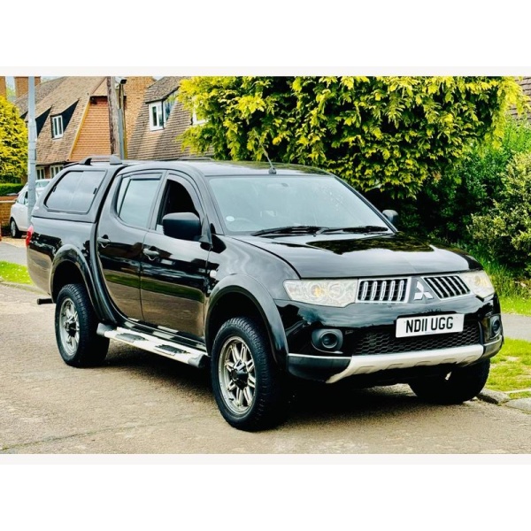 Mitsubishi L200 - 2.5 DI-D Barbarian Pickup Double Cab 4dr Diesel Manual 4WD Euro 5 (LB) (175 ps)