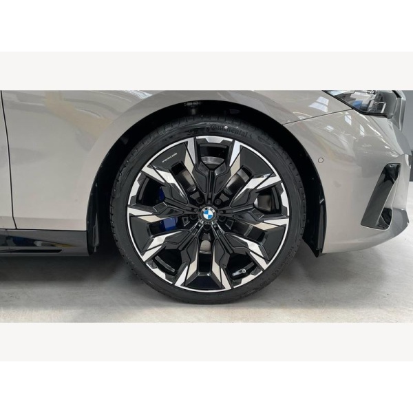BMW 5 Series Saloon - BMW 520i M Sport 2.0 4dr