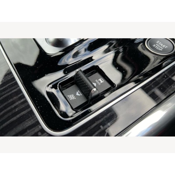 Jaguar XE - 2.0 P250i R-Dynamic HSE Black Auto Euro 6 (s/s) 4dr