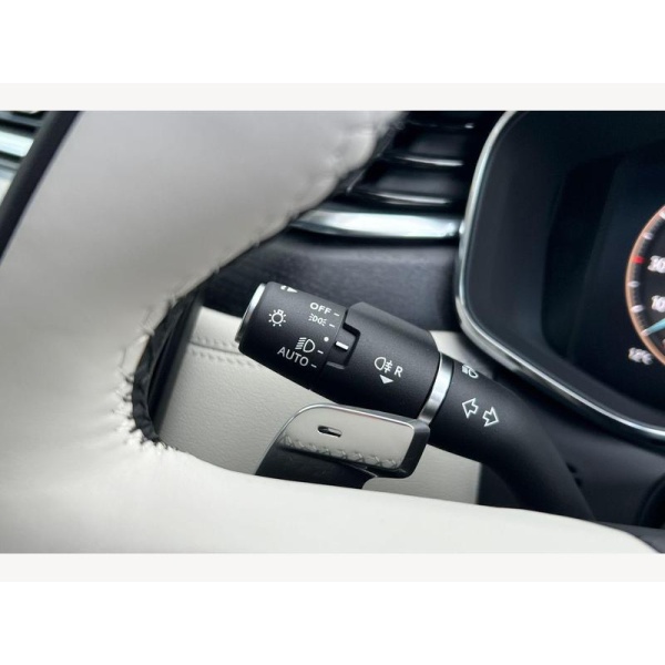 Jaguar XF - 2.0 D200 R-Dynamic HSE Black 4dr Auto