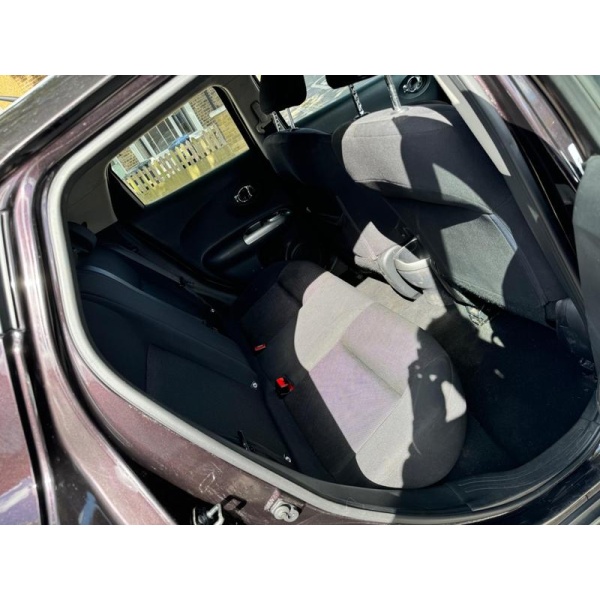 Nissan Juke - 1.6 Acenta Euro 5 (s/s) 5dr