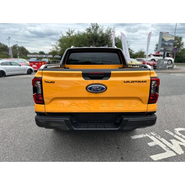 Ford Ranger - 2.0L 205PS 10SPD AUTO LIMITED POWER PACK 3 TOWBAR POWER ROLLER SHUTTER 20" ALLOYS