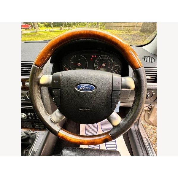 Ford Mondeo - 2.0 TDCi Ghia X 5dr
