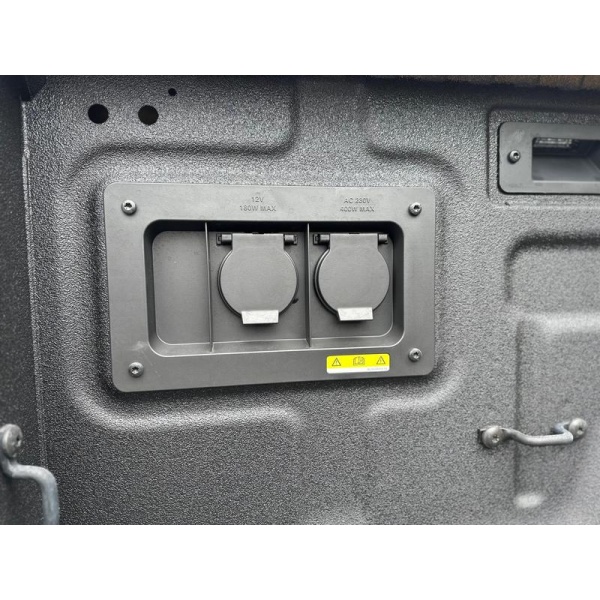 Ford Ranger - 2.0L 205PS 10SPD AUTO LIMITED POWER PACK 3 TOWBAR POWER ROLLER SHUTTER 20" ALLOYS