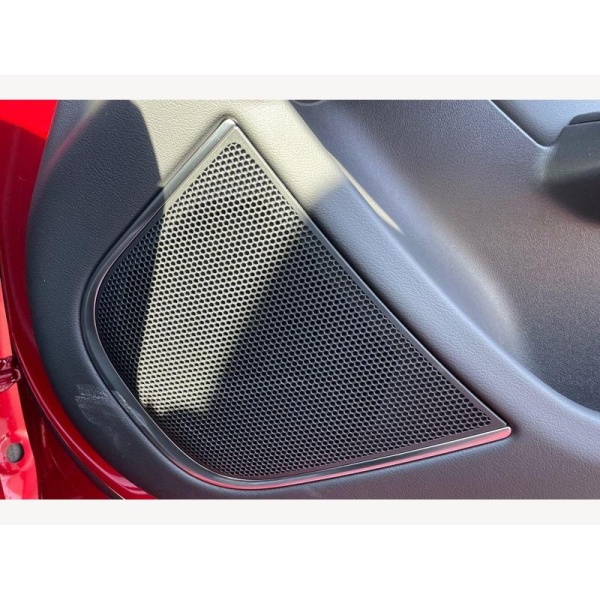Jaguar XE - 2.0 D200 R-Dynamic SE Black 4dr Auto