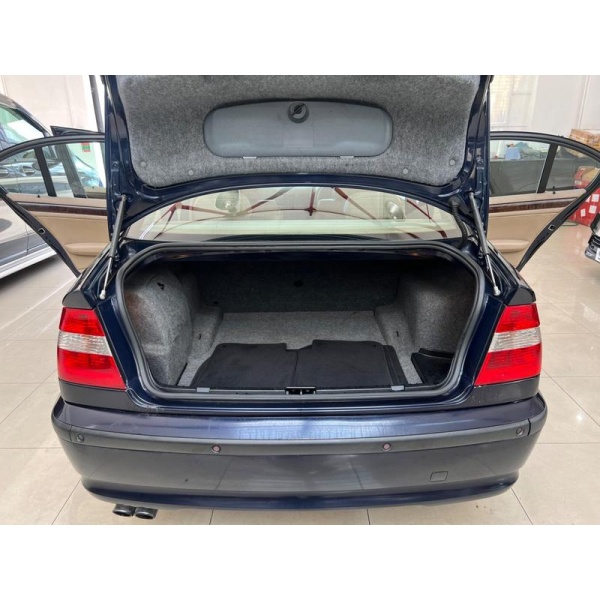 BMW 3 Series - 2.2 320i SE 4dr