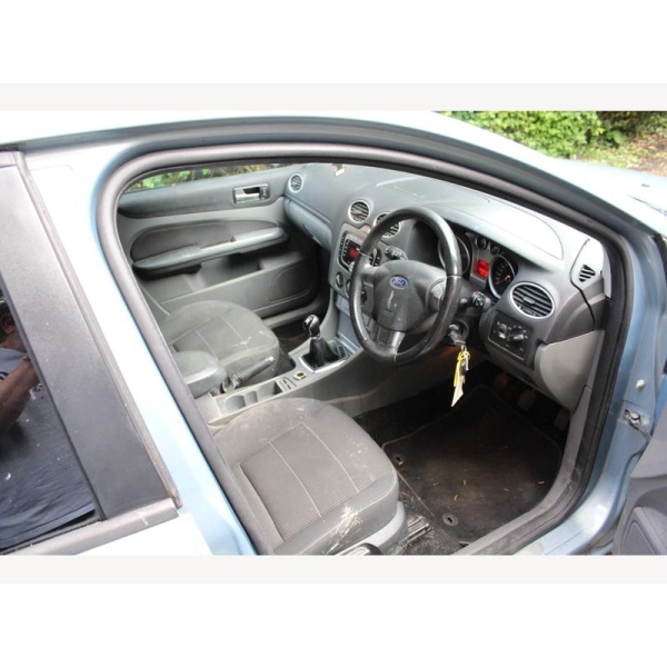 Ford Focus - 1.8 Titanium Hatchback 5dr Petrol Manual (169 g/km, 123 bhp)
