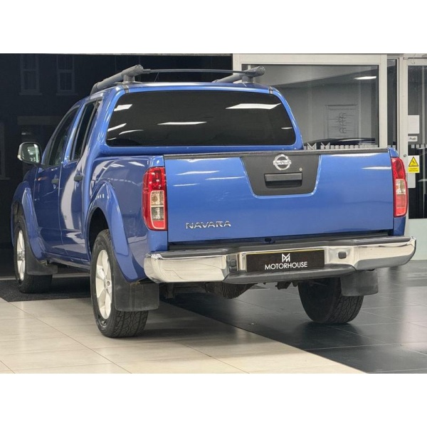 Nissan Navara - 2.5 dCi Tekna 4WD Euro 5 4dr
