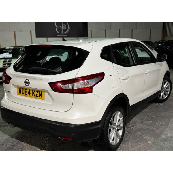 Nissan Qashqai - 1.2 DIG-T Acenta 2WD Euro 5 (s/s) 5dr