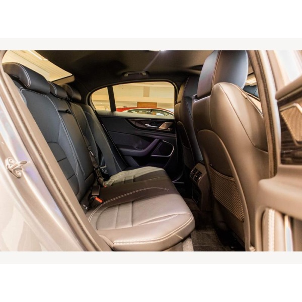 Jaguar XE - 2.0 D200 MHEV R-Dynamic SE Black Auto Euro 6 (s/s) 4dr