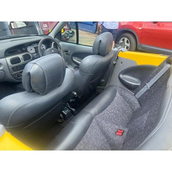 Renault Megane - 2.0 ide 16v Dynamique 2dr