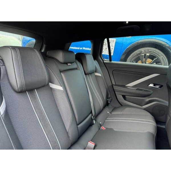 Vauxhall Astra - 1.6 12.4kWh GS Sports Tourer 5dr Petrol Plug-in Hybrid Auto Euro 6 (s/s) (180 ps)