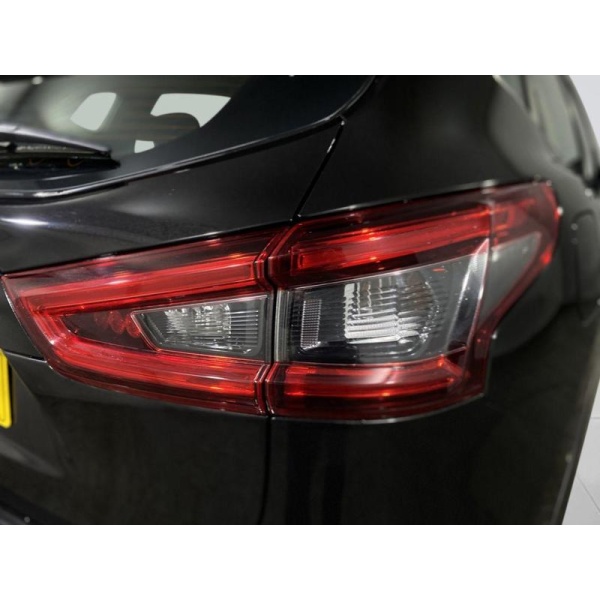 Nissan Qashqai - 1.3 DIG-T ACENTA PREMIUM 5d 158 BHP | Extended Warranties| AA Coverage*