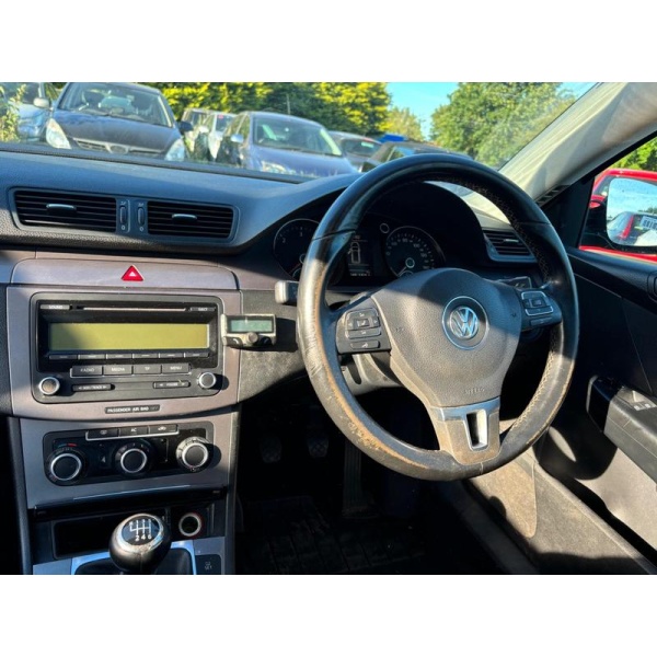 Volkswagen Passat - 2.0 TDI R-Line Euro 5 4dr