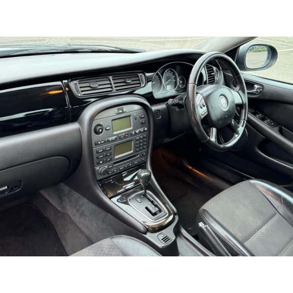 Jaguar X-type - 2.5 V6 Sport Premium (AWD) 4dr