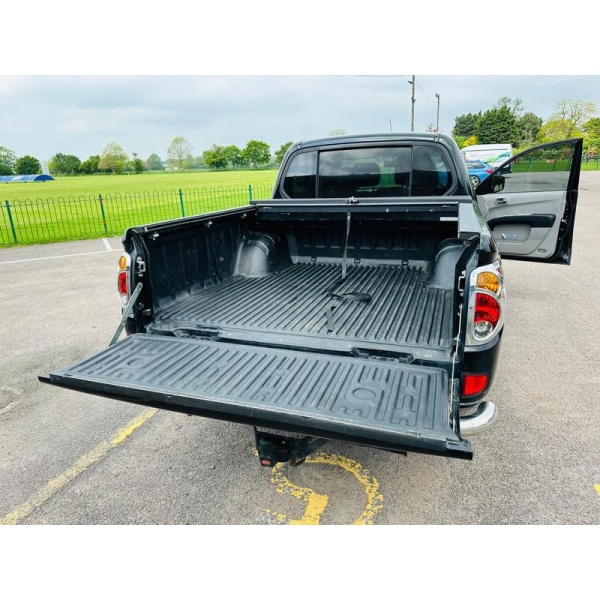 Mitsubishi L200 - 2.5 DI-D Barbarian 4WD Euro 5 4dr (LB)