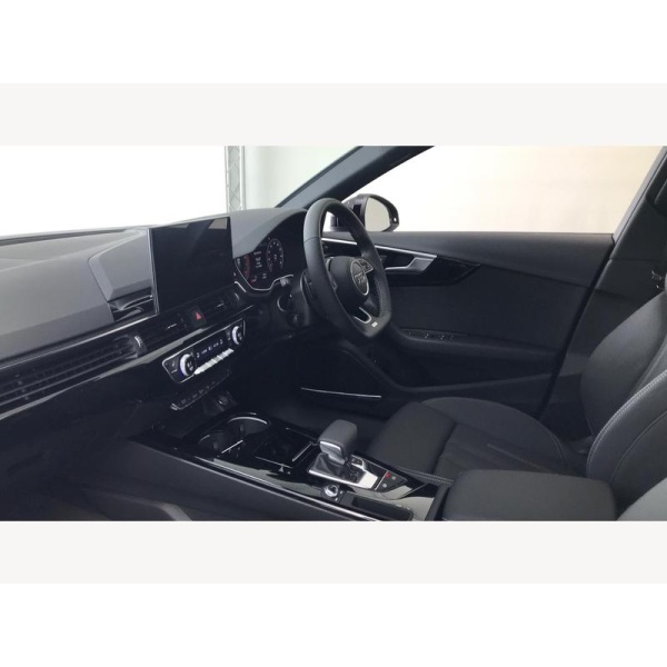 Audi A4 Avant - AUDI A4 Avant Black Edition 35 TFSI 150 PS S tronic 2.0 5dr