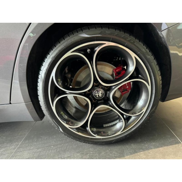 Alfa Romeo Giulia - 2.0T Veloce Auto Euro 6 (s/s) 4dr