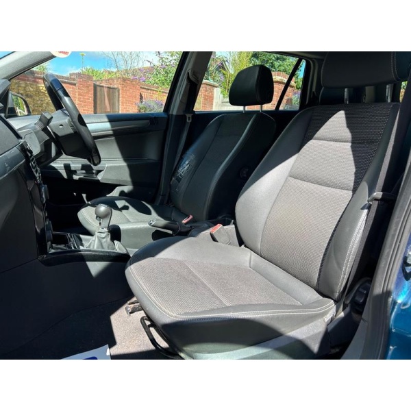 Vauxhall Astra - 1.6i 16v Design 5dr