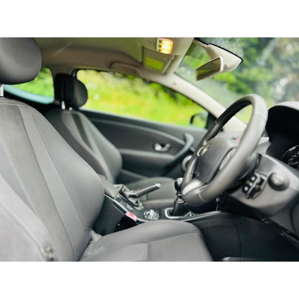 Renault Megane - 1.6 16V Dynamique TomTom Euro 5 3dr