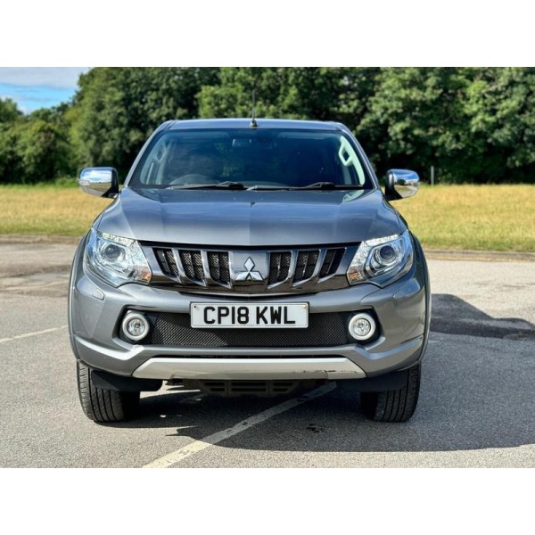 Mitsubishi L200 - 2.4 DI-D 4WD BARBARIAN DCB 178 BHP NO VAT NO VAT !!!!!!