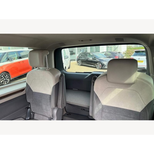 Volkswagen Multivan - 1.4 TSI 13kWh Style DSG L2 Euro 6 (s/s) 5dr