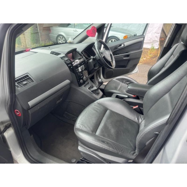 Vauxhall Zafira - 1.8 16V Elite Euro 4 5dr