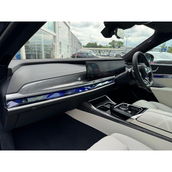 BMW i7 - M70e 105.7kWh Saloon 4dr Electric Auto xDrive (659 ps)
