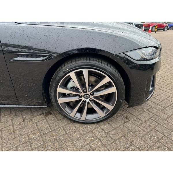 Jaguar XE - 2.0 P250i R-Dynamic HSE Black Auto Euro 6 (s/s) 4dr