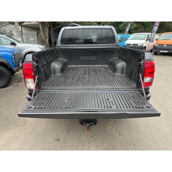 Toyota Hilux - D-4D Invincible Pickup 2.4 Manual Diesel