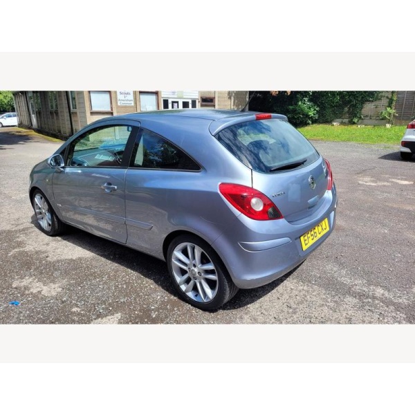 Vauxhall Corsa - 1.2i 16v Design Hatchback 3dr Petrol Manual (a/c) (139 g/km, 79 bhp)