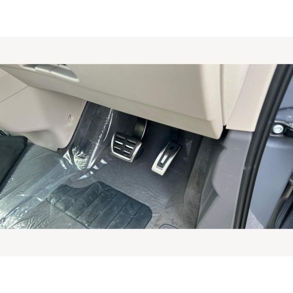 Volkswagen Multivan - 1.4 TSI 13kWh Style DSG L2 Euro 6 (s/s) 5dr