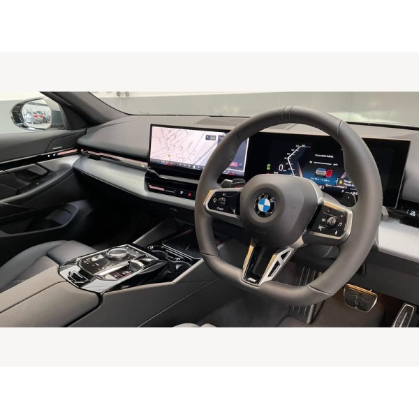 BMW 5 Series Saloon - BMW 520i M Sport 2.0 4dr