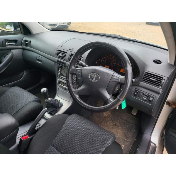 Toyota Avensis - 1.8 VVT-i TR 4dr
