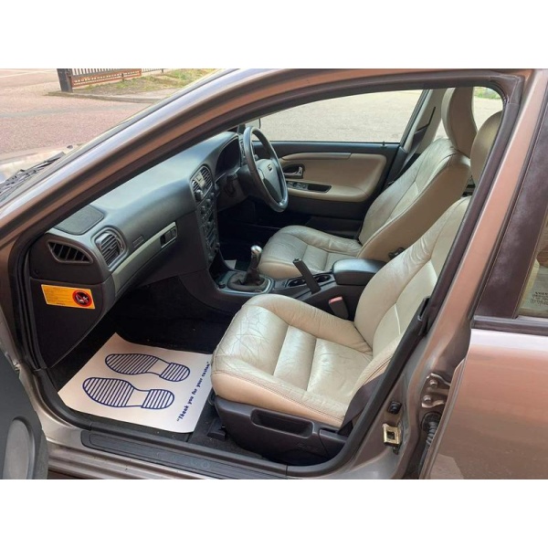 Volvo V40 - 1.9 Sport Lux 5dr