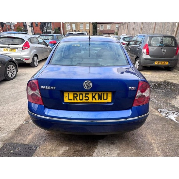 Volkswagen Passat - 1.9 TDI PD Sport 4dr
