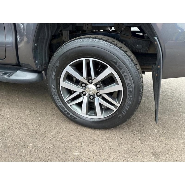 Toyota Hilux - D-4D Invincible Pickup 2.4 Manual Diesel