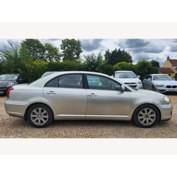 Toyota Avensis - 1.8 VVT-i TR 4dr