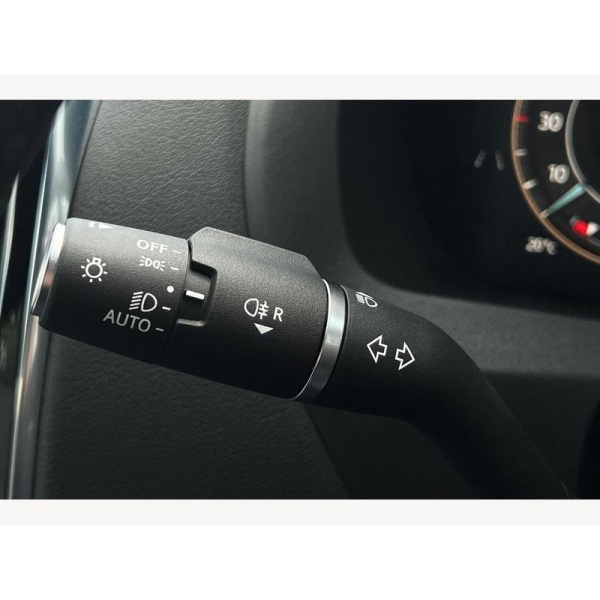 Jaguar XE - 2.0 D200 MHEV R-Dynamic SE Black Auto Euro 6 (s/s) 4dr