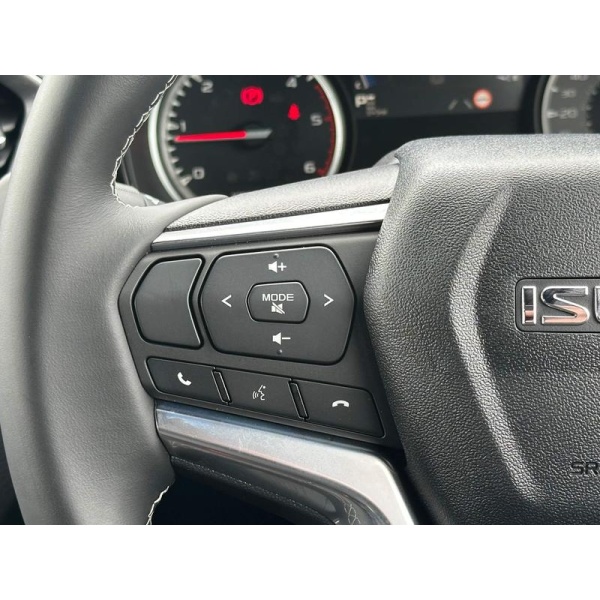 Isuzu D-max - 1.9 TD V-Cross Auto 4WD Euro 6 (s/s) 4dr