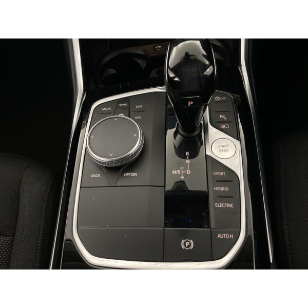 BMW 3 Series - 2.0 330e 12kWh SE Pro Plug-in (292 ps) 4dr