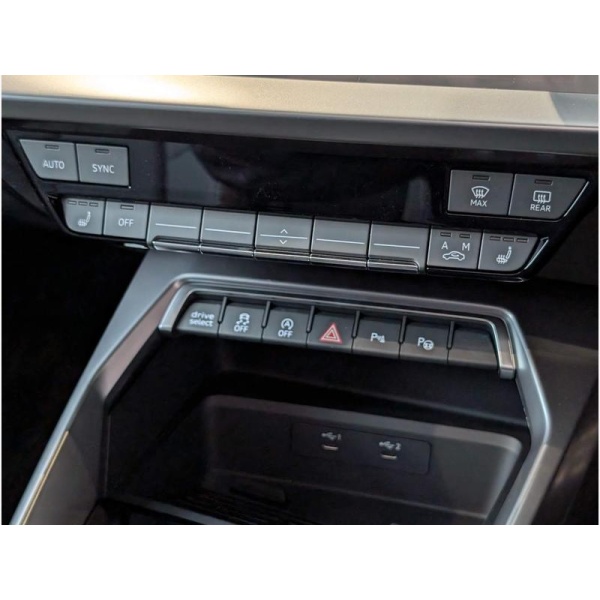 Audi A3 Saloon - AUDI A3 Saloon Black Edition 35 TFSI 150 PS S tronic 4dr