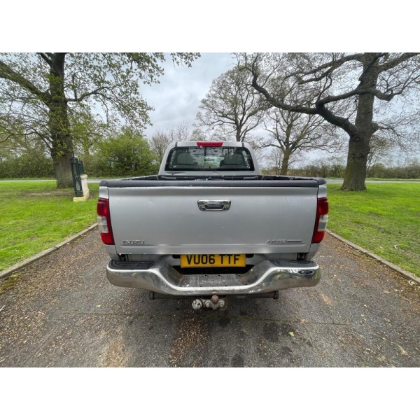 Isuzu Rodeo - 2.5 TD Denver Max Pickup 4dr Diesel Manual 4WD (214 g/km, 99 bhp)