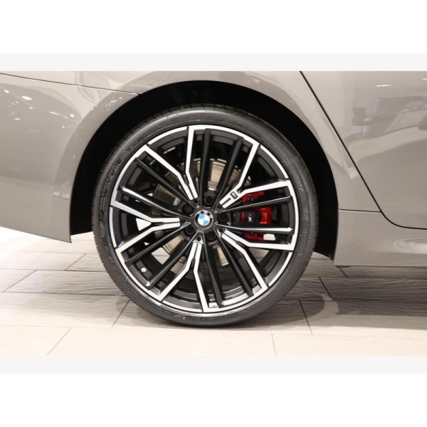 BMW 3 Series Saloon - BMW 320i M Sport 2.0 4dr