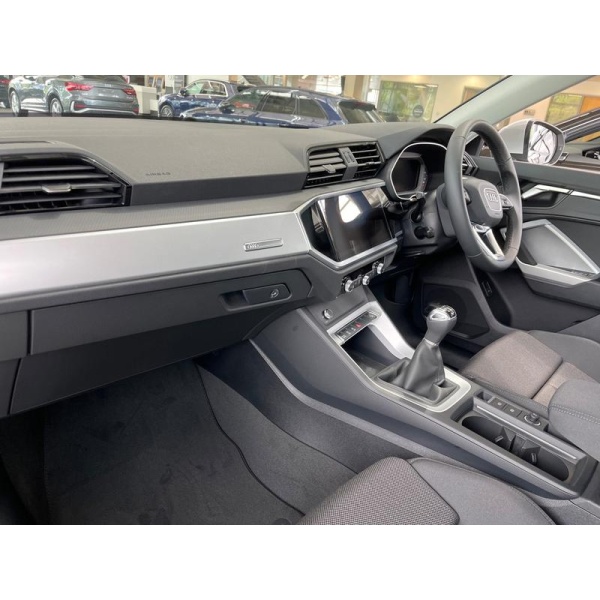 Audi Q3 - 1.5 TFSI CoD 35 Sport Euro 6 (s/s) 5dr