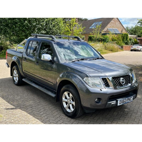 Nissan Navara - 2.5 dCi Tekna Auto 4WD Euro 5 4dr